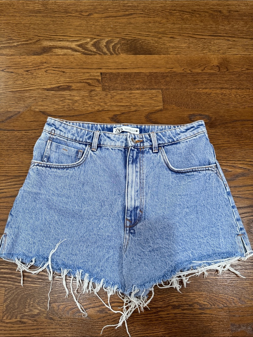 Zara Light Wash Frayed Hem Denim Shorts